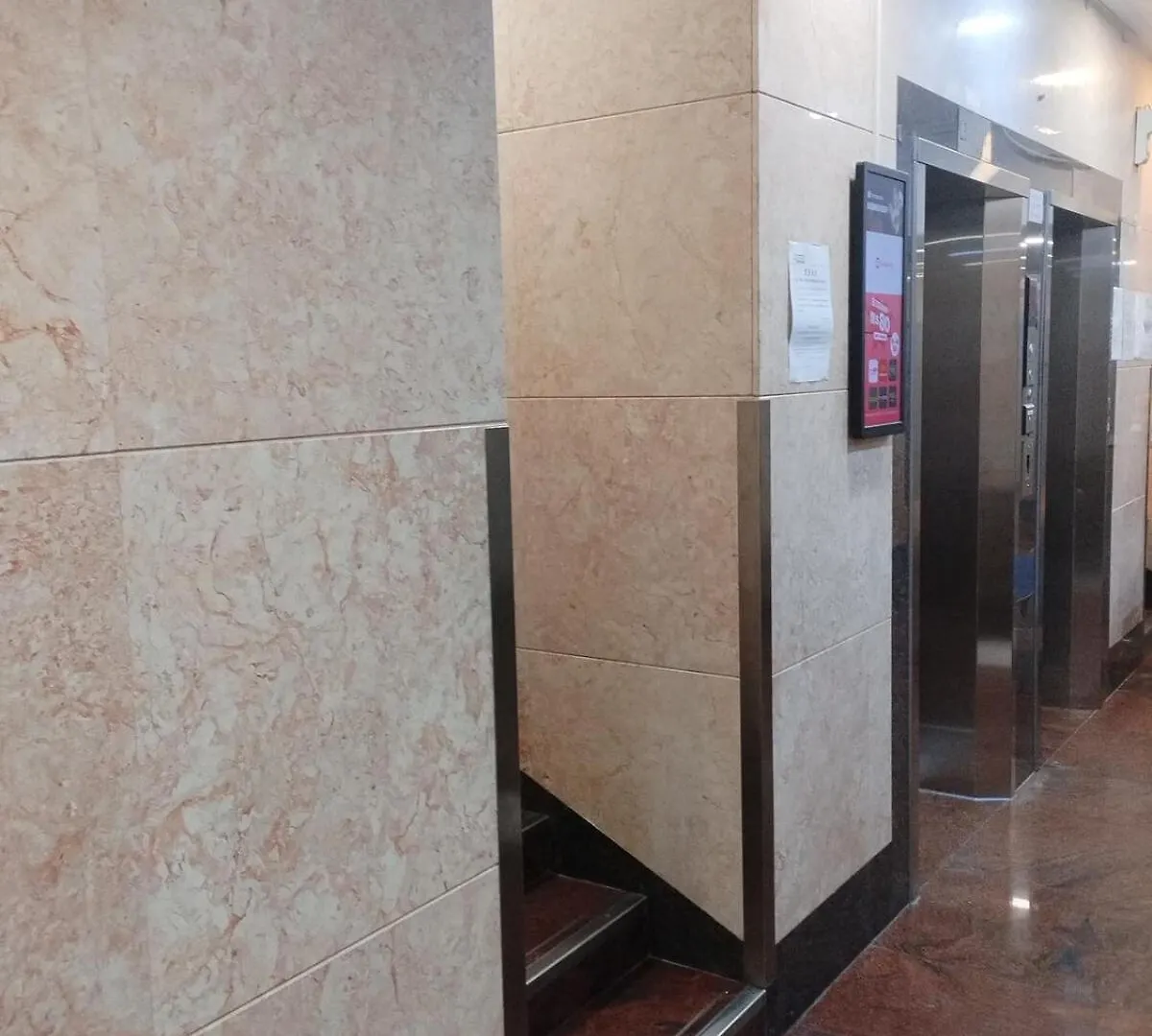 Spacious And Comfortable Full Bathroom Kitchenette Fridge Washing Machine Dedicated Work Area Near Austin Mtr Station Hong Kong China